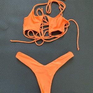 Orange Lali & Layla’s bikini